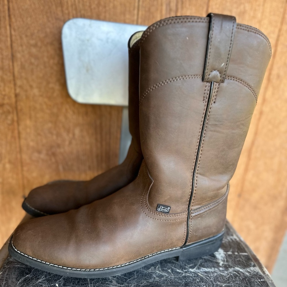 Basics Justin Brame Boots. Size 10b. - image 2